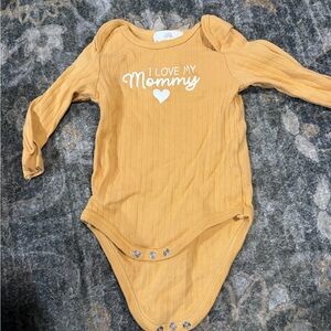 Charming Mustard 'I Love My Mommy' Bodysuit